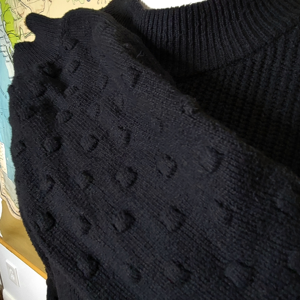 Vince Camuto Black Crewneck Women's Sweater With Dot Detail On The Sleeve Size M - Picture 5 of 8